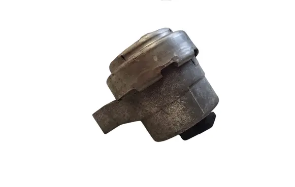 Ford Mondeo MK IV Engine mount bracket