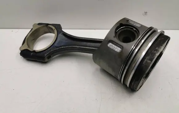 Mercedes-Benz C W204 Piston with connecting rod A6460300517 6460300517 A6460300120