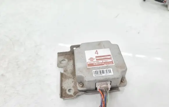 Nissan X-Trail T30 Torque split ecu control unit/module 41650EQ070 A68000U06 5202