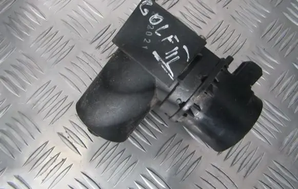 Volkswagen Golf III Vacuum pump