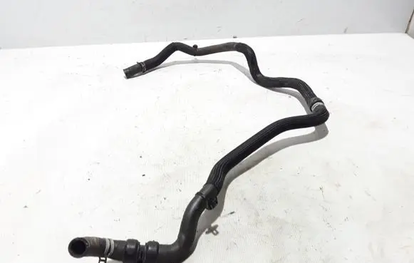 Opel Vivaro Engine coolant pipe/hose 924106084R