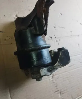 Honda Civic Engine mount bracket