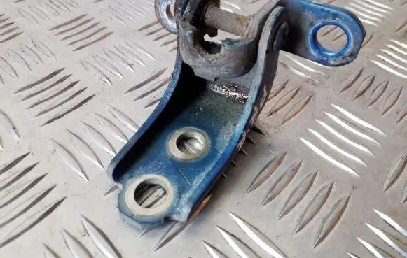 Honda Jazz Front door lower hinge 