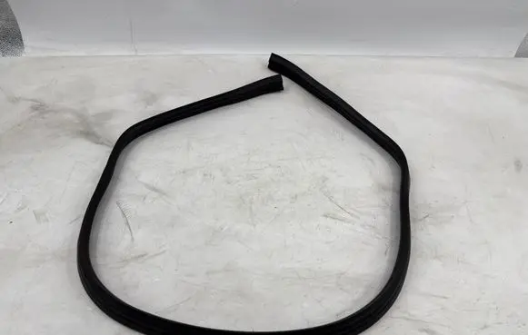 Mercedes-Benz E W211 Engine compartment rubber 