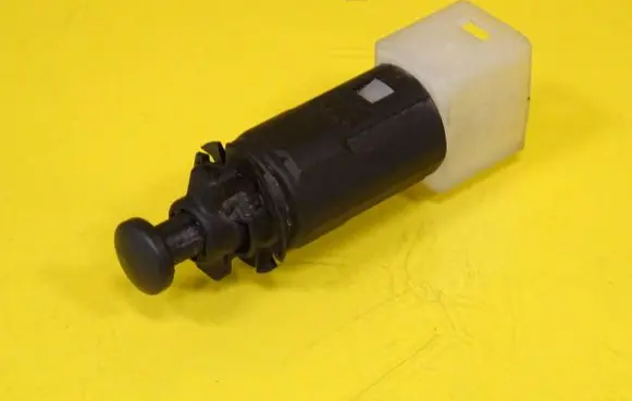 Renault Trafic II (X83) Brake pedal sensor switch