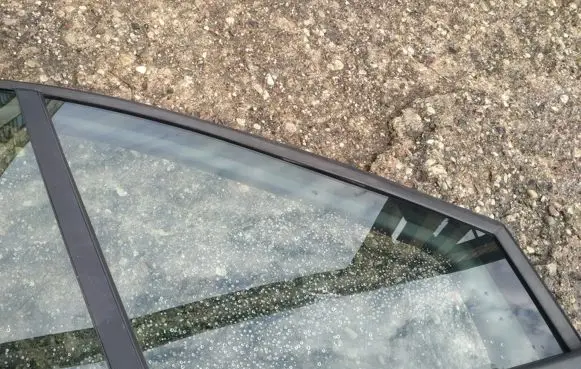 Renault Scenic II - Grand scenic II Front door vent window glass four-door 
