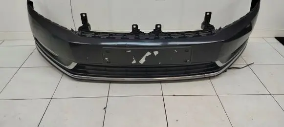 Volkswagen PASSAT B7 Front bumper 