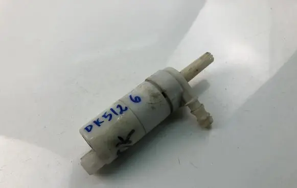 Volkswagen Polo III 6N 6N2 6NF Windscreen/windshield washer pump 1H0955681