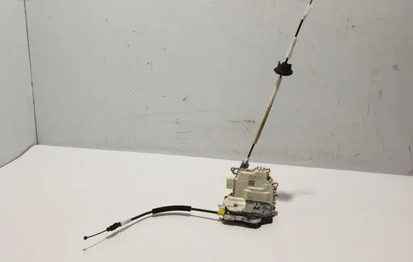 Audi Q5 SQ5 Rear door lock 8K0839015C