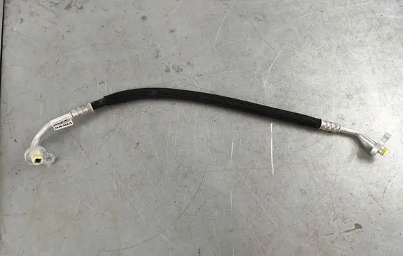 Air conditioning (A/C) pipe/hose