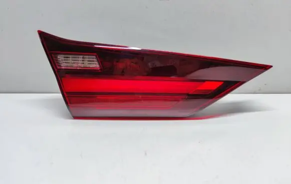 BMW 1 F40 Tailgate rear/tail lights 647751