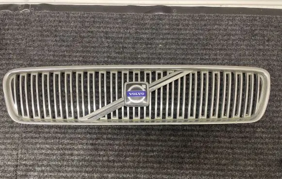 Volvo V50 Front grill 8678554