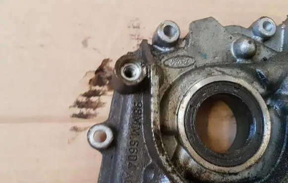 Ford Focus Oil pump 