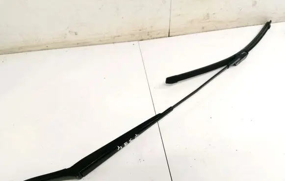 Volkswagen PASSAT B6 Front wiper blade arm 3C1955410B