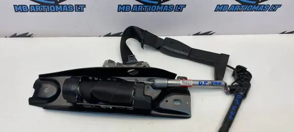 Volvo V70 Front seatbelt