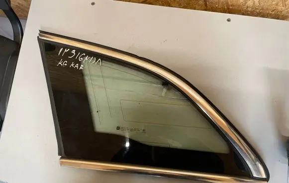 Opel Insignia A Rear side window