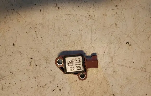 Volvo V50 Airbag deployment crash/impact sensor 30737138