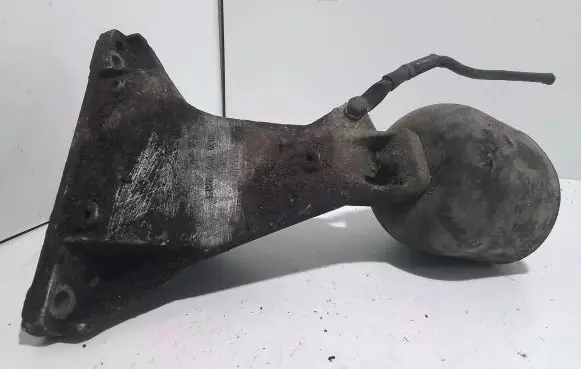 Audi A4 S4 B5 8D Engine mounting bracket 8D0199308L