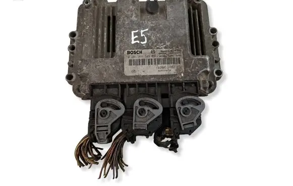 Renault Megane III Engine control unit/module 8200310863 8200370779 0281011549