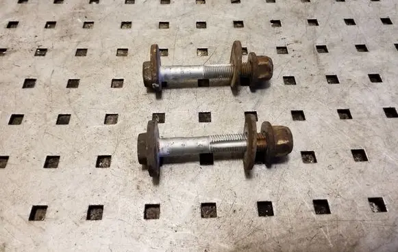 Volkswagen PASSAT B8 Rear suspension camber bolt 