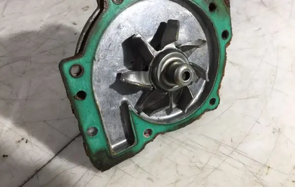Volvo V70 Water pump AISIN10650 8642293