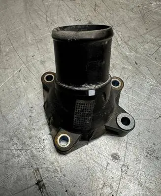 Toyota Avensis T250 Thermostat housing 163210R011