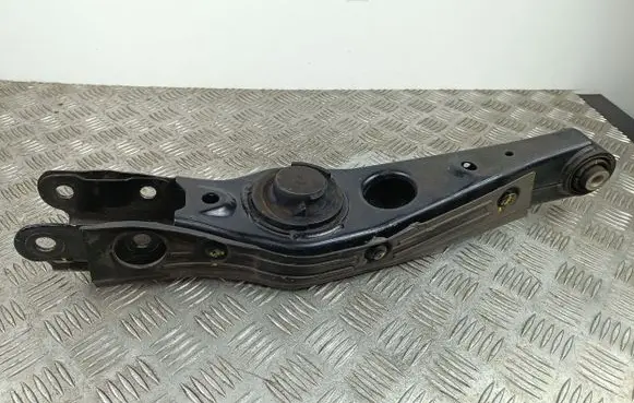 Rear control arm