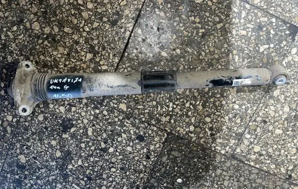 Skoda Octavia Mk3 (5E) Rear shock absorber/damper 5Q0512013FQ