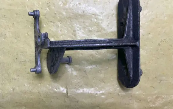 Mercedes-Benz C W204 ABS pump bracket A2044310240