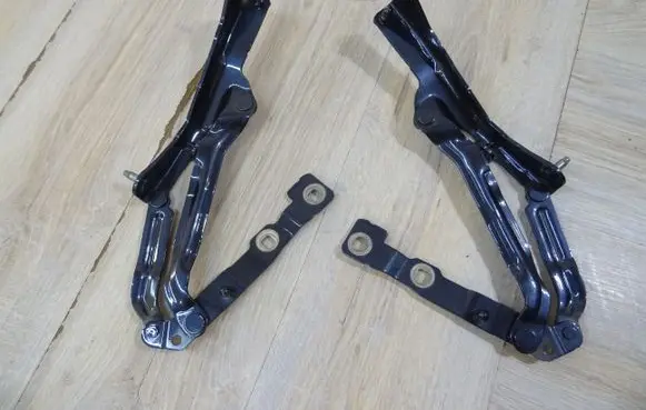Tesla Model 3 Tailgate/trunk/boot hinge 171486400D