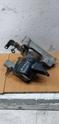 Toyota Avensis T250 Engine mount bracket 123050R020