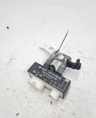 Volkswagen Polo Coolant fan relay 1J0919506M