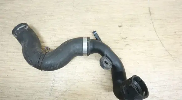 Volkswagen Touareg I Engine coolant pipe/hose 7L6122291