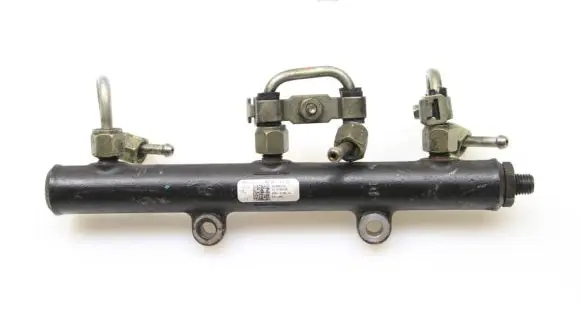 Land Rover Discovery 3 - LR3 Fuel main line pipe 4R8Q9D280AC