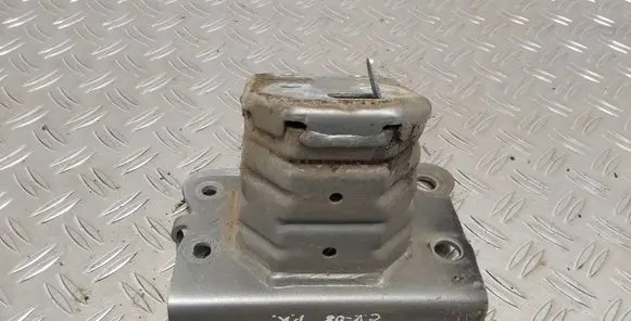 Toyota Corolla Verso AR10 Front bumper shock/impact absorber 