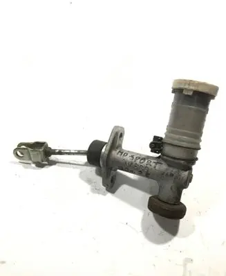 Mitsubishi Pajero Sport I Clutch master cylinder 