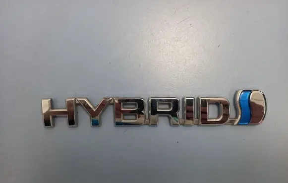 Manufacturer badge logo/emblem