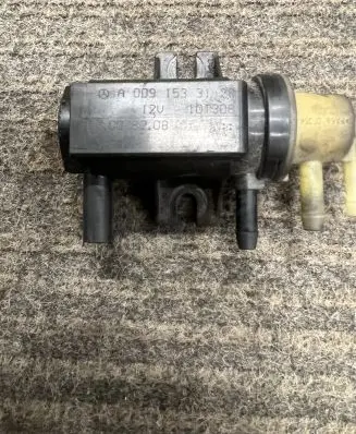 Mercedes-Benz E W212 Turbo solenoid valve A0091533128