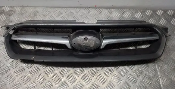 Subaru Legacy Front bumper upper radiator grill