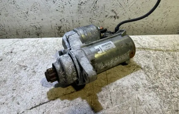 Volkswagen Golf V Starter motor