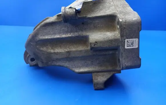 Mercedes-Benz C W204 Engine mounting bracket A6512230004