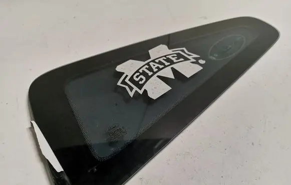Ford Mustang V Rear side window