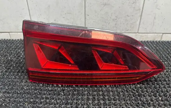 Volkswagen Touareg III Tailgate rear/tail lights 760945307