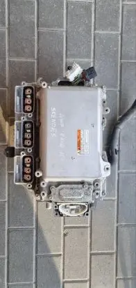 Toyota RAV 4 (XA40) Voltage converter inverter 