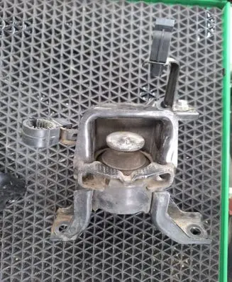 Toyota Auris E180 Engine mount vacuum valve 