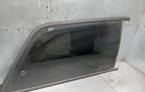 Audi A3 S3 8L Rear side window