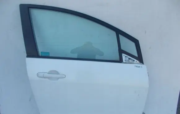 Mazda 5 Front door