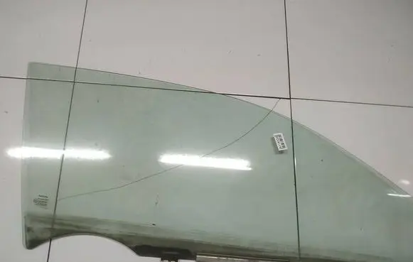 Toyota Corolla E120 E130 Front door window glass four-door as2