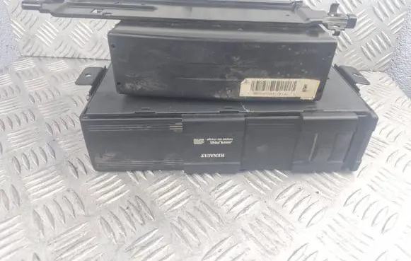 Renault Espace - Grand espace IV CD/DVD changer 8200207100