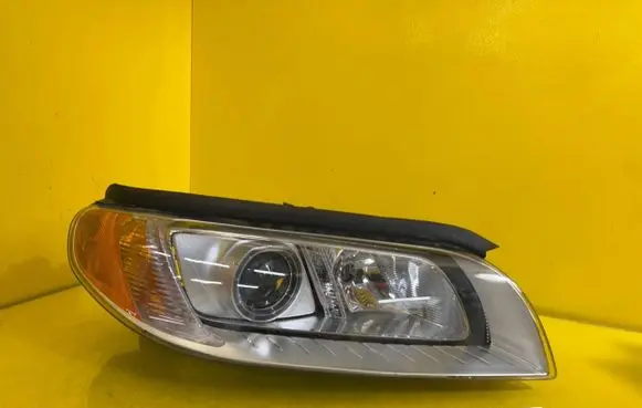 Volvo XC70 Headlight/headlamp 313214348